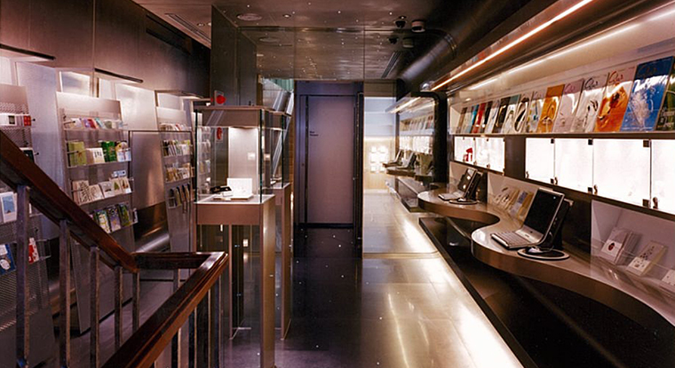 STAR JEWELRY the shop & museum MOTOMACHI 元町本店