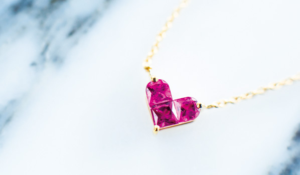 ネックレスMYSTERIOUS HEART RUBY NECKLACE(1ZN1109)｜スター