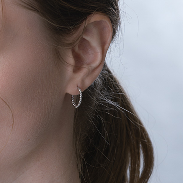 BALL HOOP PIERCED EARRING(1.5cm/片耳用)(2JP1044)K10 ピアス｜スター