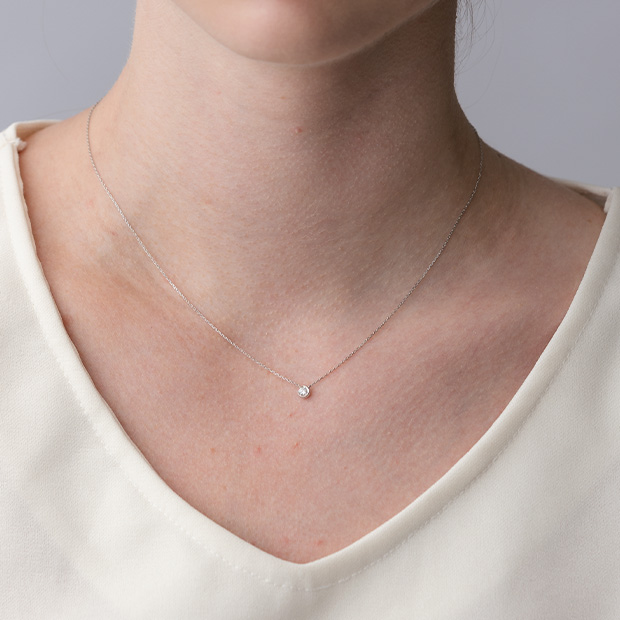 MOON SETTING DIAMOND NECKLACE 0.07ct(2XN0333)Pt950 MOON SETTING DIAMOND NECKLACE 0.07ct(2XN0333)Pt950