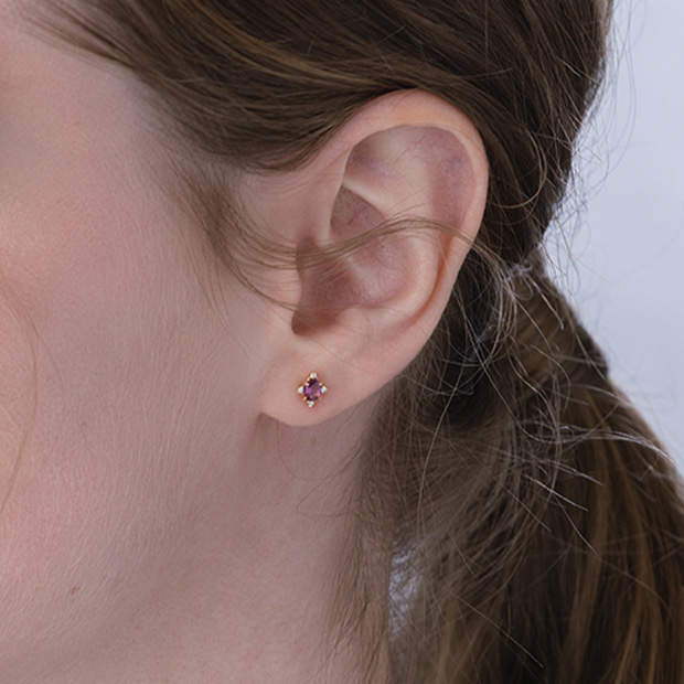 PURPLE GARNET PIERCED EARRINGS(2ZP1661)K18 ピアス｜スター