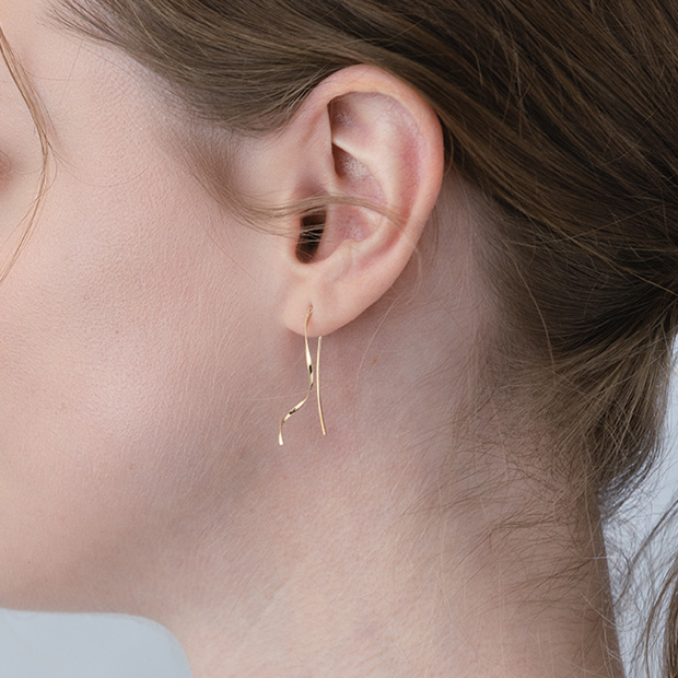 FLOWER DEW PIERCED EARRINGS(2JP0462)K10 ピアス｜スター