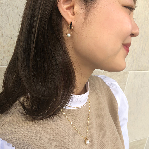 ピアスONYX&PEARL CONTRAST PIERCED EARRING(2JP7905)｜スター 