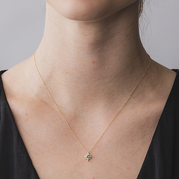 ネックレスEMERALD CROSSING STAR NECKLACE(2ZN2445)｜スター