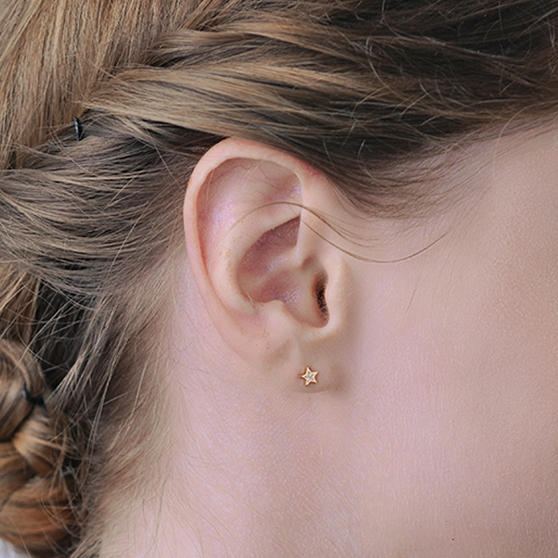 DIAMOND STAR PIERCED EARRING(片耳用/YG)(2ZP1668)K18 ピアス｜スター