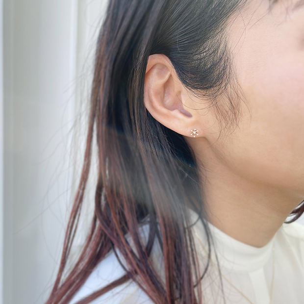 ピアスFLOATING DIAMOND PIERCED EARRING(2JP7958)STAR JEWELRY GIRL 