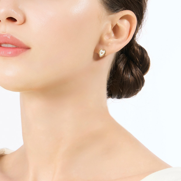 MOTHER OF PEARL ETCHED HEART PIERCED EARRINGS(2JP1140)K10 ピアス