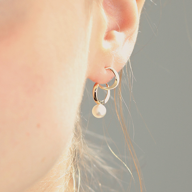 ピアスDOUBLE MOON PEARL PIERCED EARRINGS(2JP0821)｜スター 