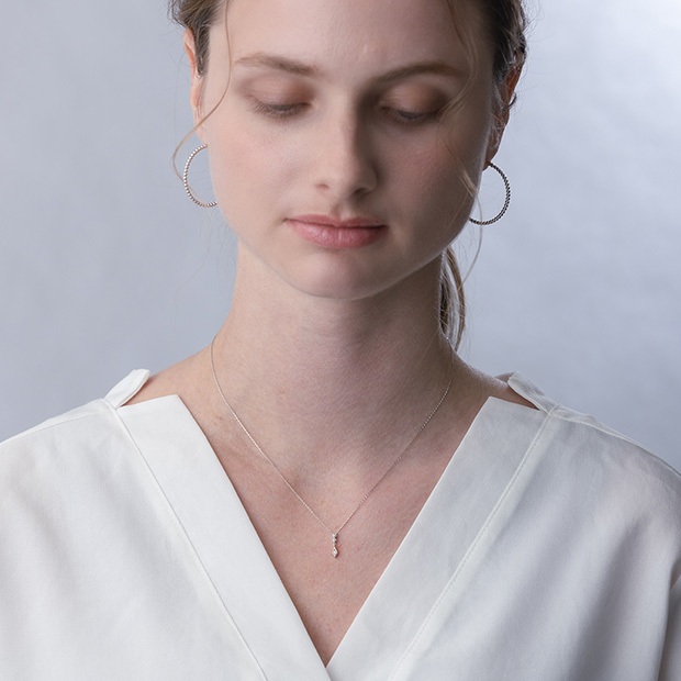 STAR JEWELRY プリズムネックレス　ホワイトゴールド　保証書つき STAR JEWELRY プリズムネックレス ホワイトゴールド 保証書つき PRISM