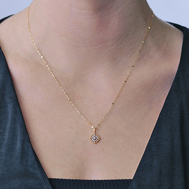 クリスマスギフトにおすすめジュエリー VINTAGE LACE CHARM(2ZC1042