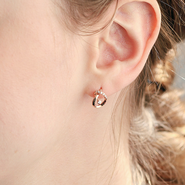ピアスEMBRACE KNOT PIERCED EARRINGS(2ZP1577)｜スタージュエリー公式 