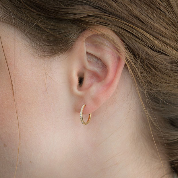 ピアスCLICK HOOP PIERCED EARRING(M)(2ZP1560)｜スタージュエリー公式 ...