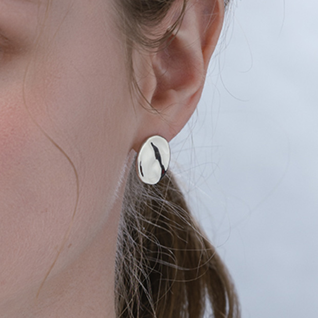 LUNAR COIN PIERCED EARRINGS(2SP0903)SV925 ピアス｜スタージュエリー