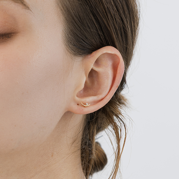 SMILING MOON PIERCED EARRING(2JP1112)K10 ピアス｜スタージュエリー