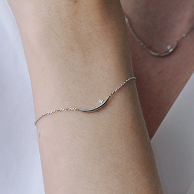 SMILING MOON BRACELET(SV925)(2SU1018)SV925 ブレスレット｜スター