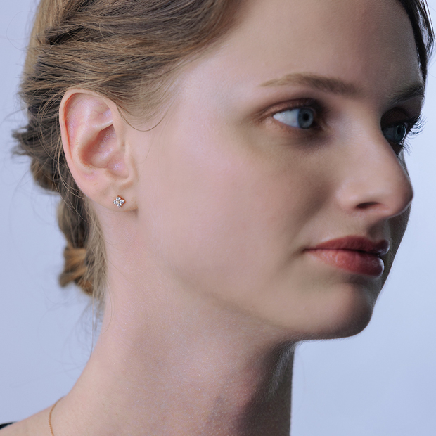 BRIGHTEST STAR DIAMOND PIERCED EARRINGS(S)(2ZP1440)K18