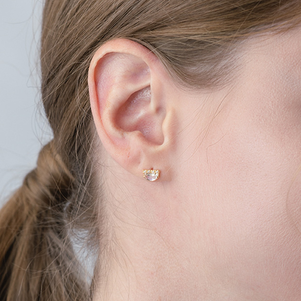 HALF MOON PIERCED EARRINGS(2ZP1663)K18 ピアス｜スター
