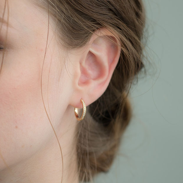 ピアスCLICK HOOP PIERCED EARRING(L)(2JP0800)｜スタージュエリー公式 ...