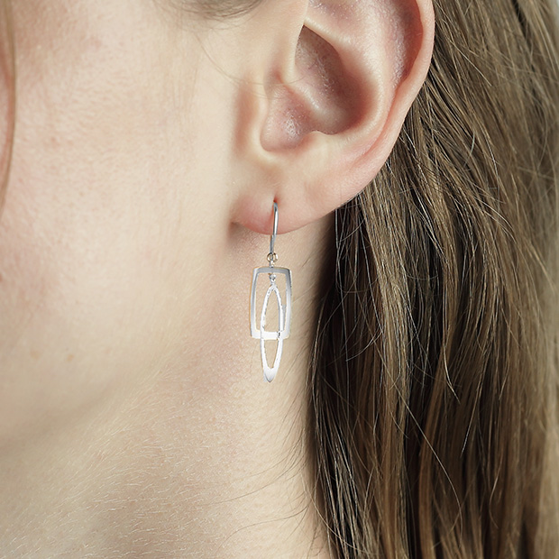 DANGLE HOOK PIERCED EARRINGS(2JP0841)K10 ピアス｜スター