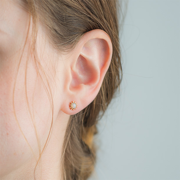 ピアスSUNBURST OPAL PIERCED EARRINGS(2JP0721)|スタージュエリー