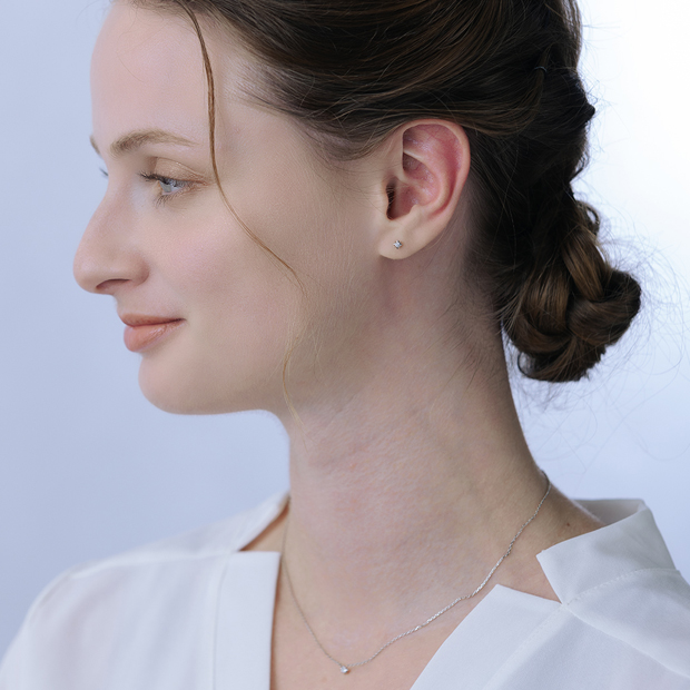 WHISPER DIAMOND PIERCED EARRINGS(2SP0916)SV925 ピアス｜スター