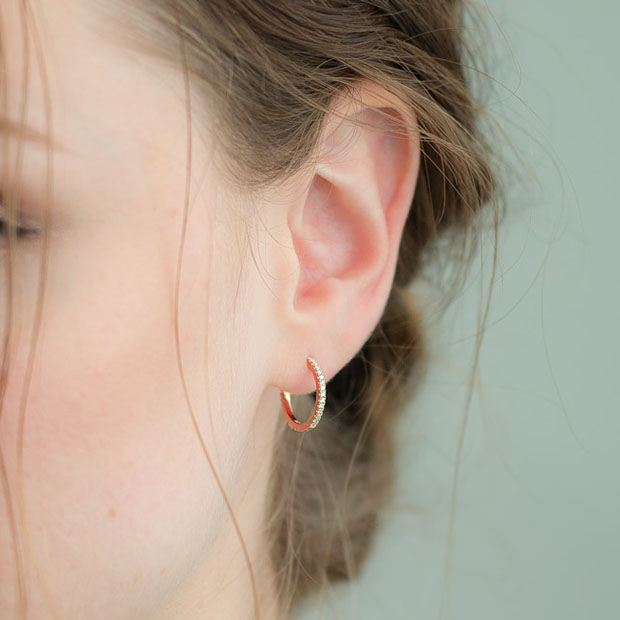 ピアスCLICK HOOP PIERCED EARRING(M)(2ZP1563)｜スタージュエリー公式 ...