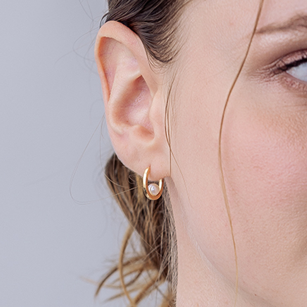 CLICK HOOP PEARL PIERCED EARRINGS(両耳用)(2ZP1645-P)K18 ピアス