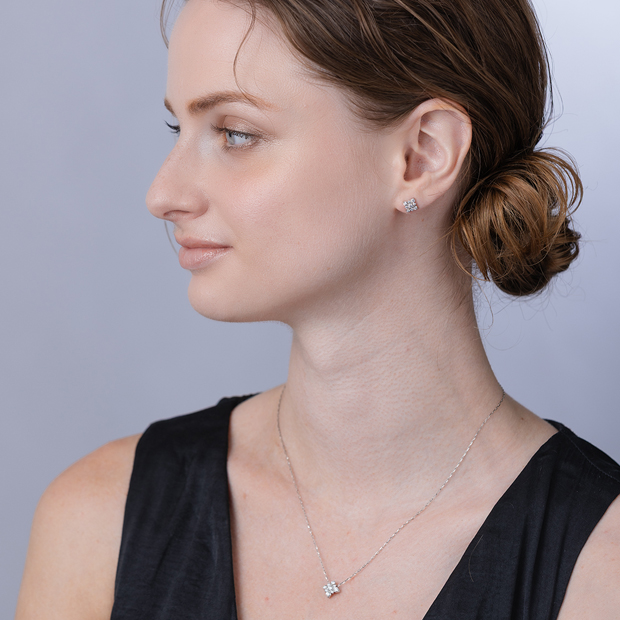 LUMINOUS SPARKLE PIERCED EARRINGS(1XP0429)Pt950 ピアス｜スター