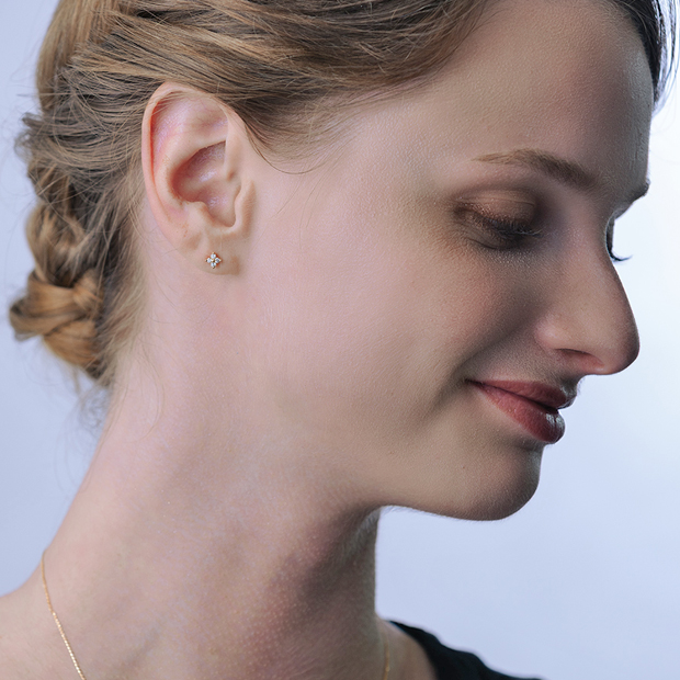 BRIGHTEST STAR DIAMOND PIERCED EARRINGS(SS)(2ZP1667)K18 ピアス