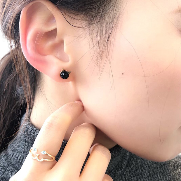 ONYX CAT PIERCED EARRING(2JP7186)STAR JEWELRY GIRL (スタージュエリ