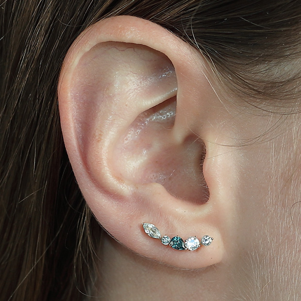 ピアスBLUE TOPAZ/BLUE MOONSTONE EAR CLIMBER PIERCED EARRING 