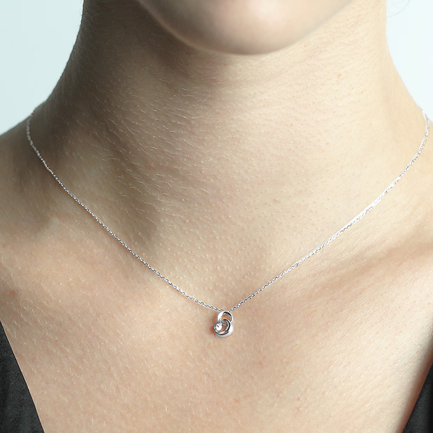 K10価格K10 ネックレス DIAMOND MOON NECKLACE