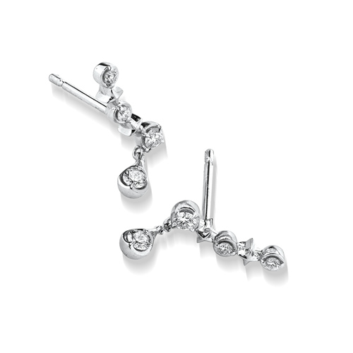 専用です☆スターチェコビーズのクリスマスピアス 限定販売【赤い花柄チェコビーズのクリスマスカラーピアス】 | KOLORS