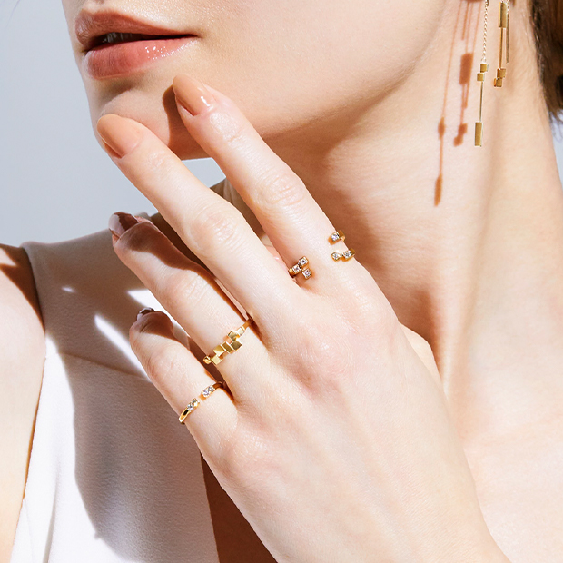 大人も着やすいシンプルファッション STAR JEWELRY ダイヤリング(鑑定